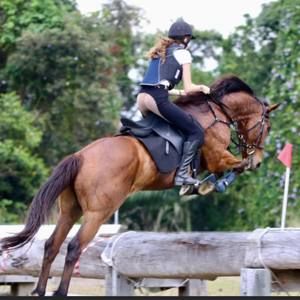 Meet your Posher, Mia